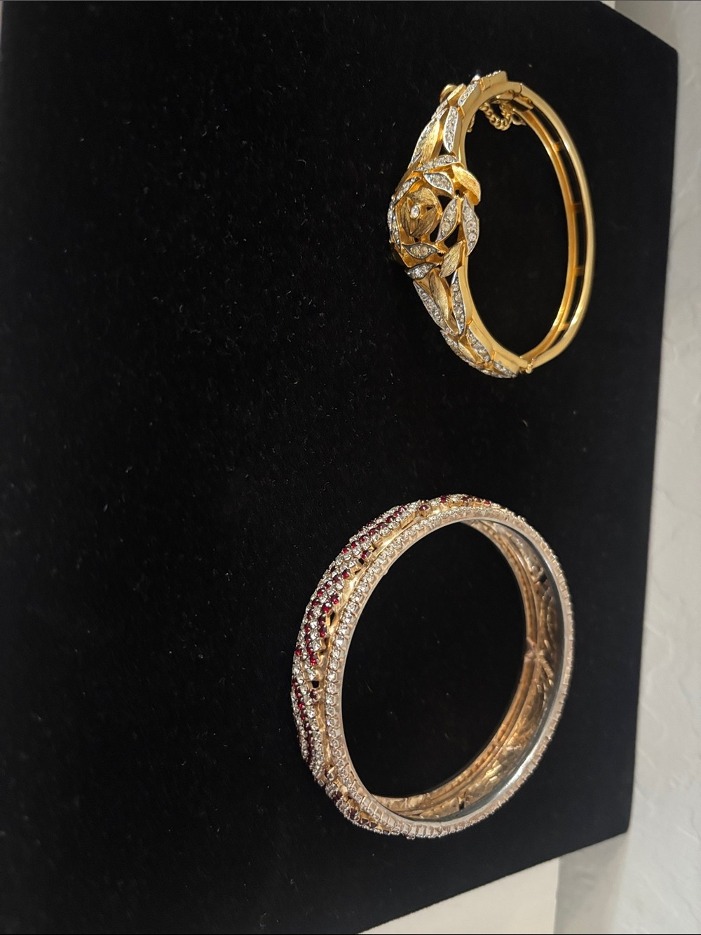 Vintage gold tone rhinestone bracelets set / 2